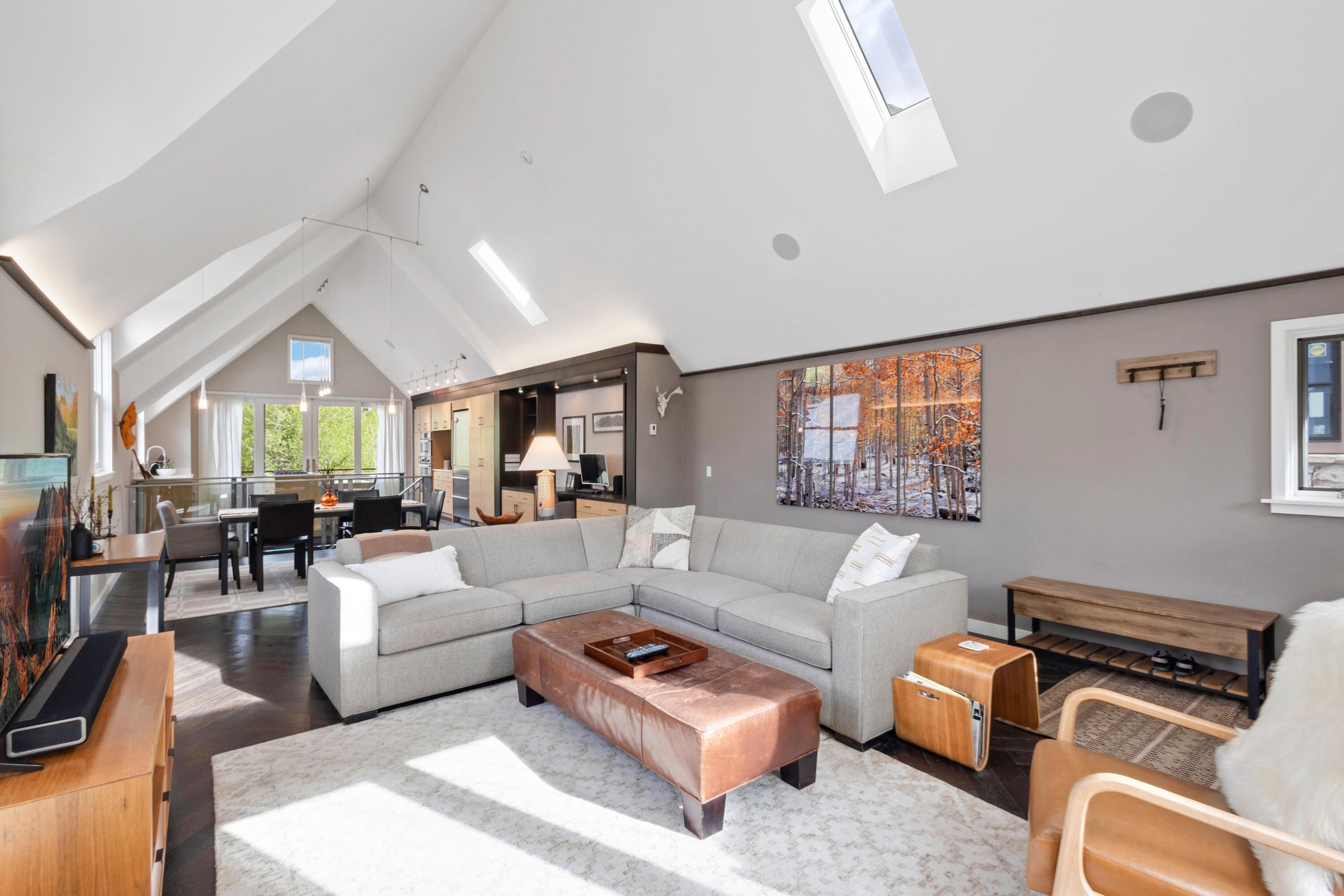 329 N Willow Street - Thumbnail 5