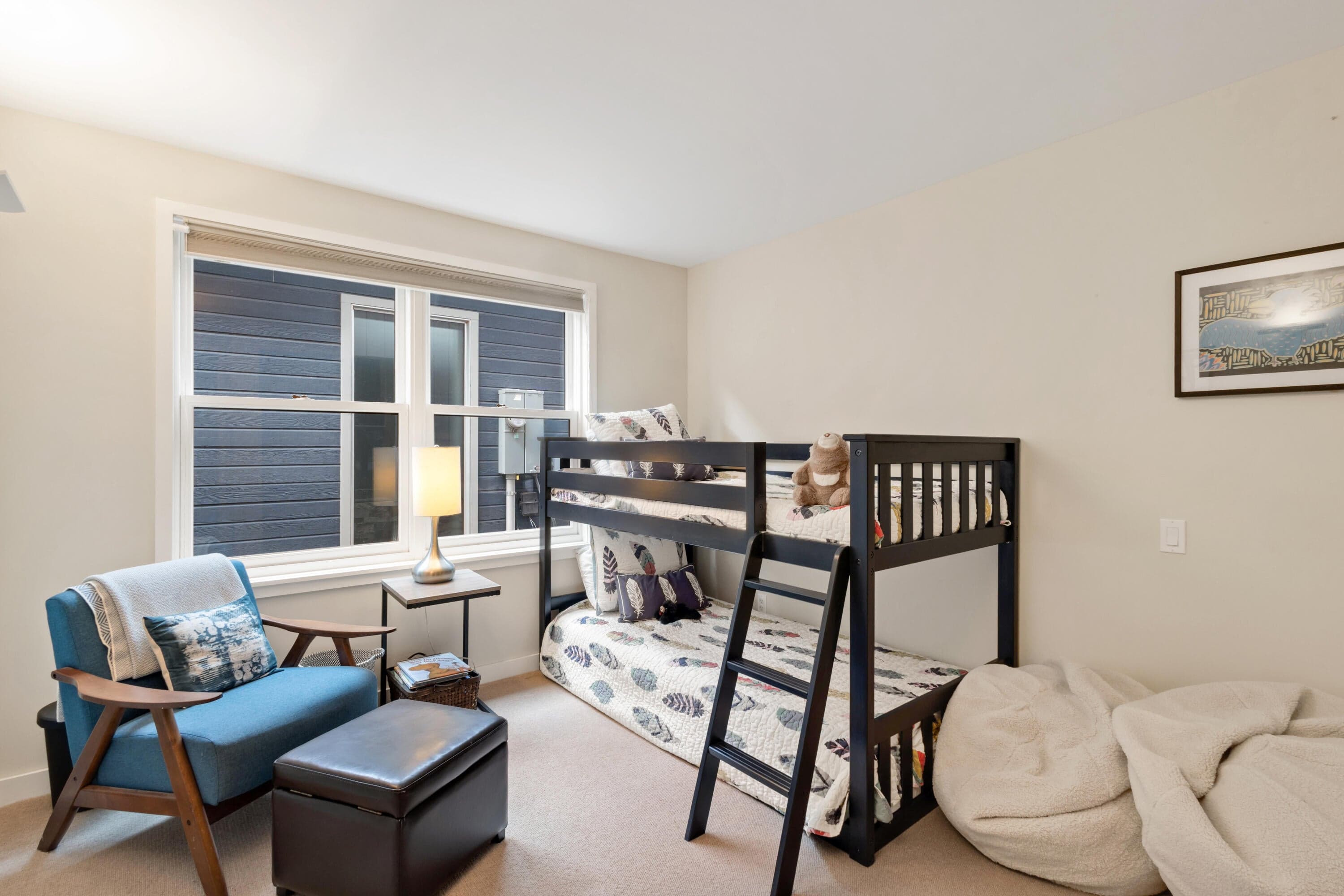 329 N Willow Street - Thumbnail 20
