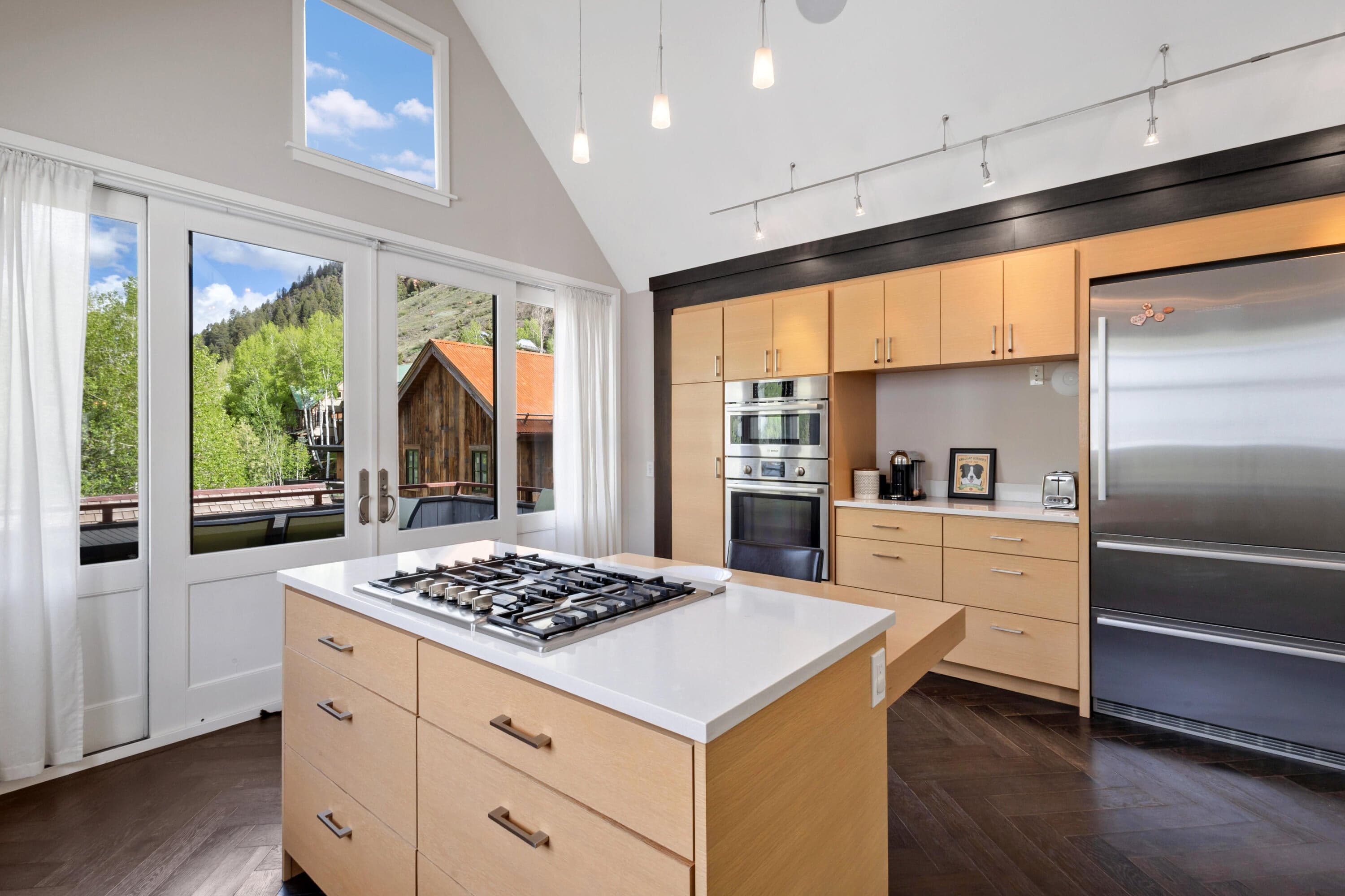 329 N Willow Street - Thumbnail 10
