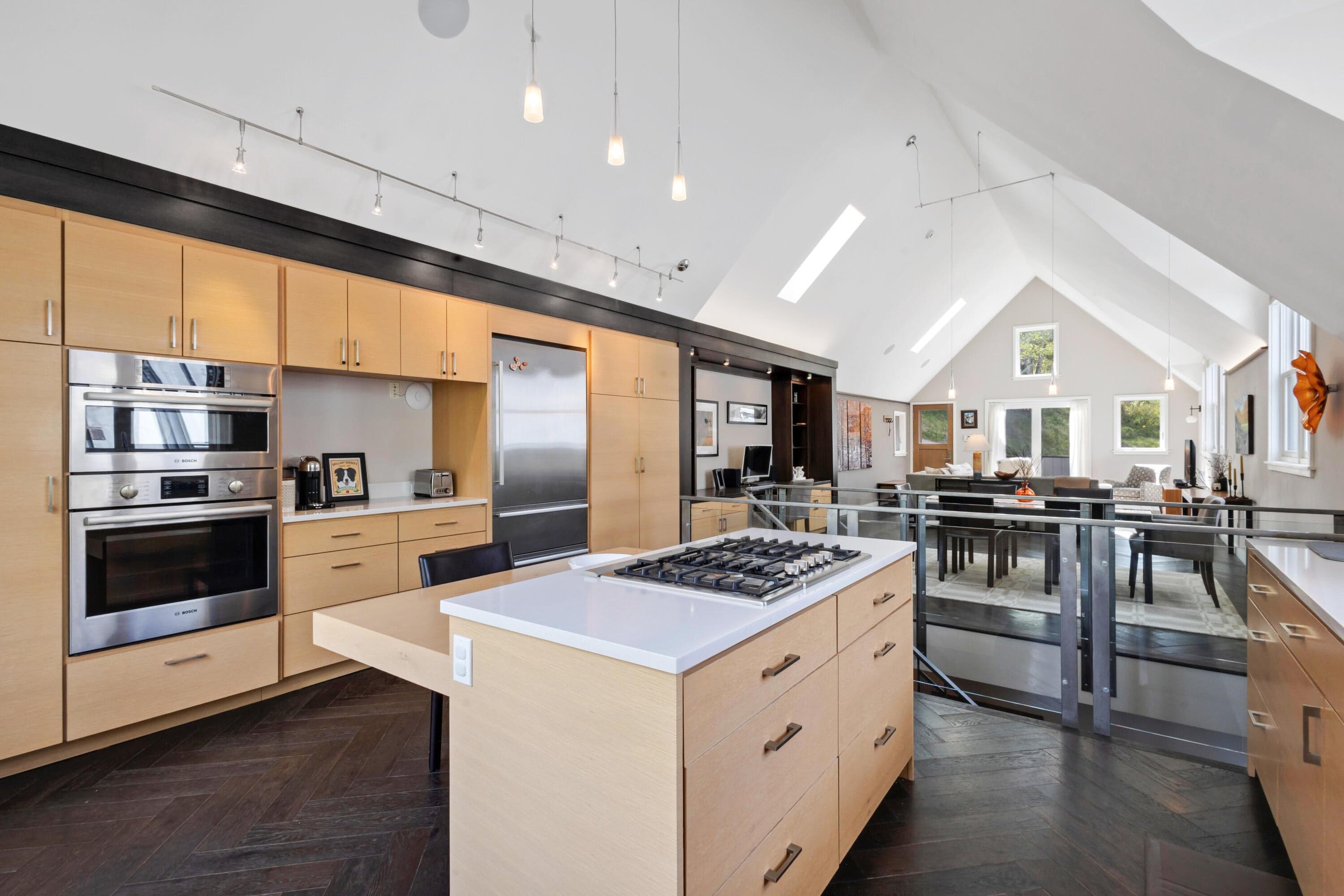 329 N Willow Street - Thumbnail 2