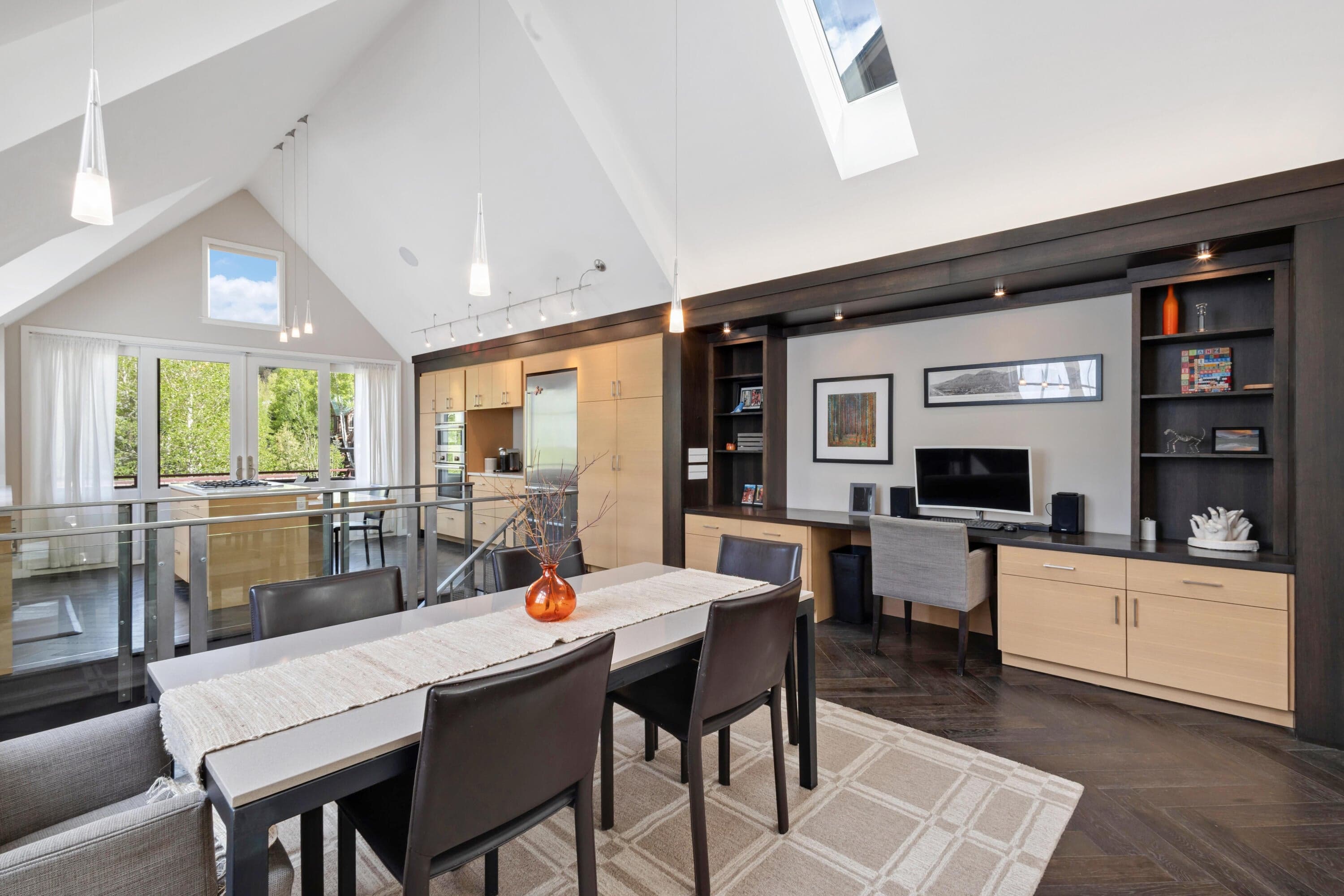 329 N Willow Street - Thumbnail 8