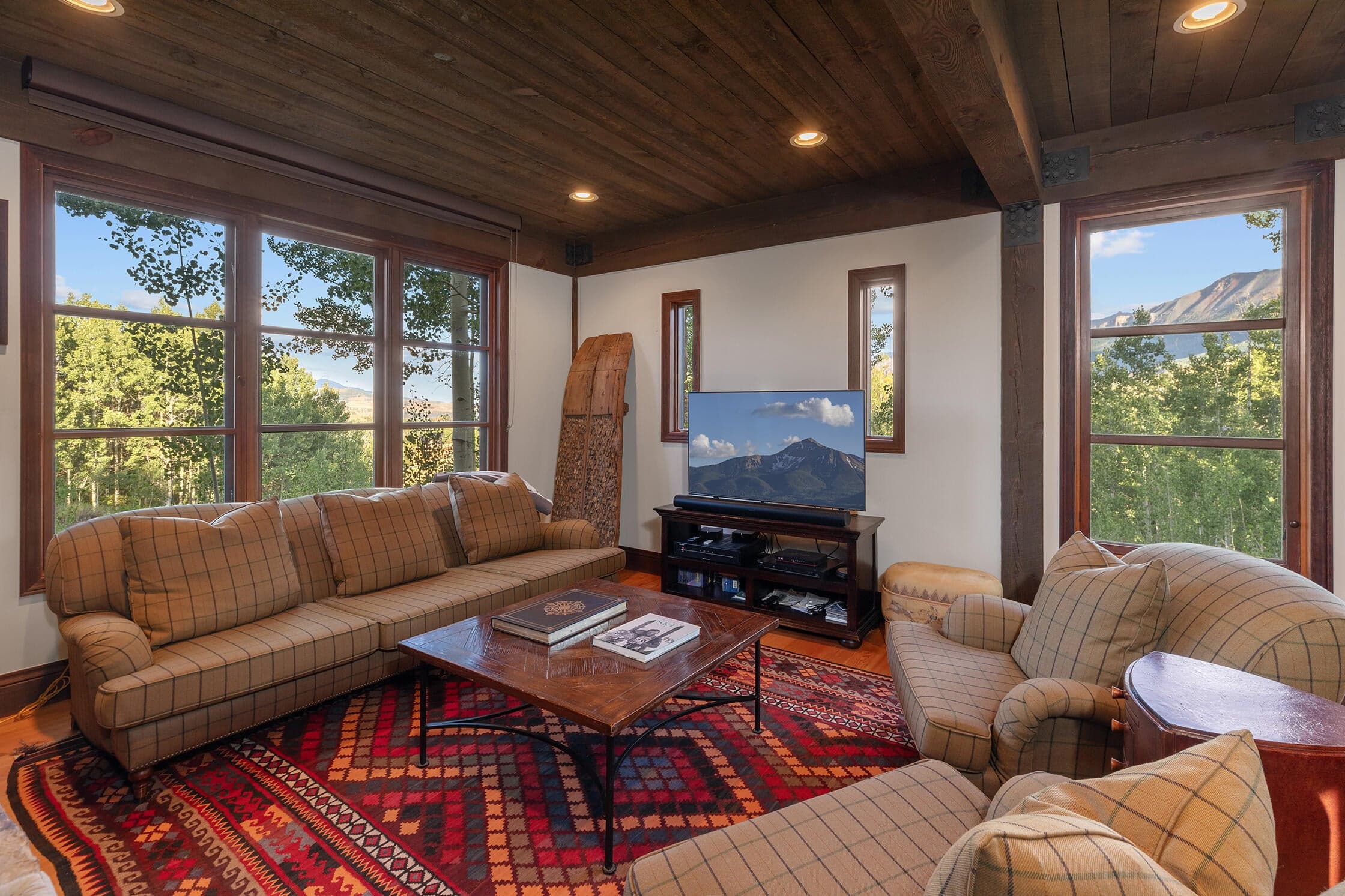 192 Country Club Drive - Thumbnail 10