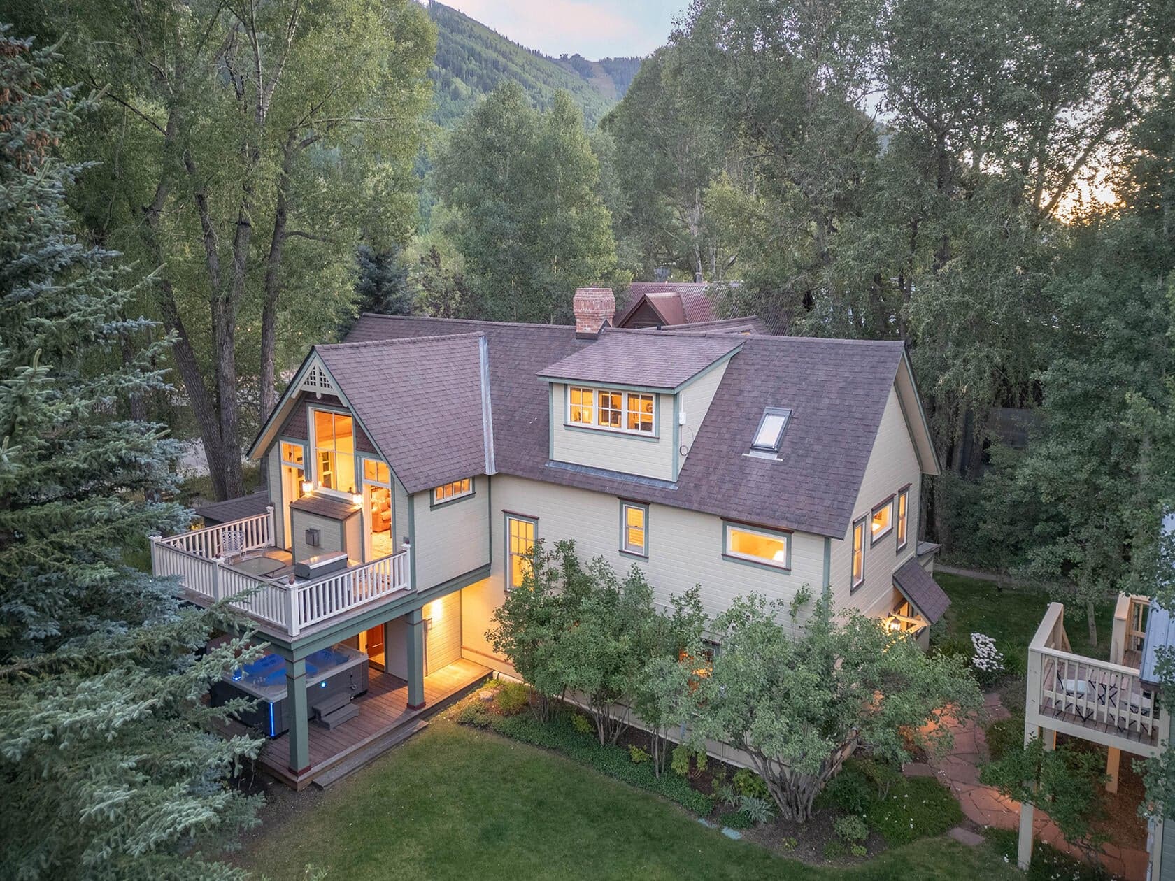 485 E Colorado Avenue - Thumbnail 3