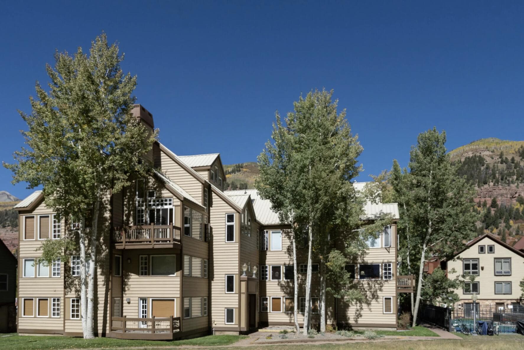 370 Mahoney Drive 109 - Thumbnail 8