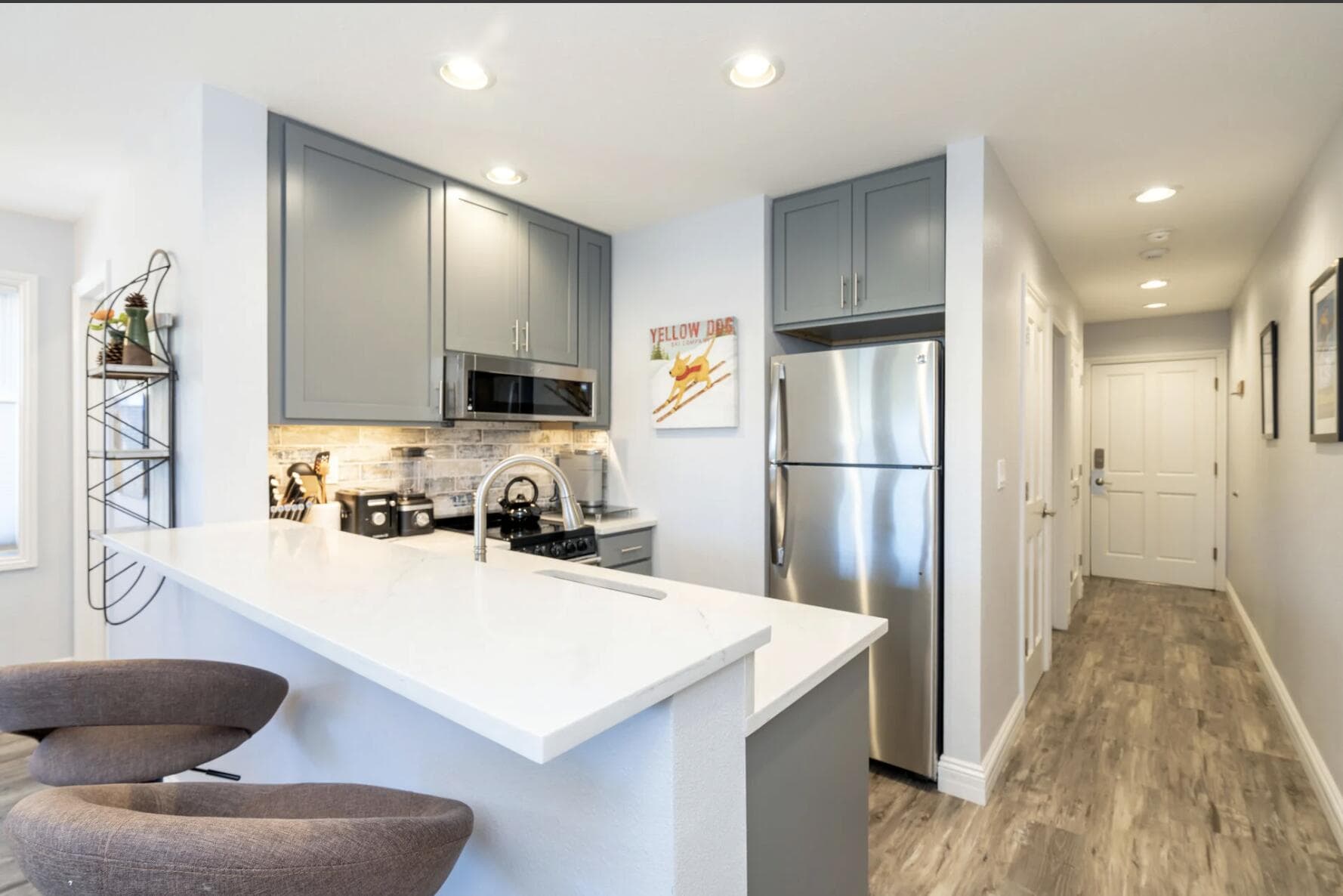 370 Mahoney Drive 109 - Thumbnail 4