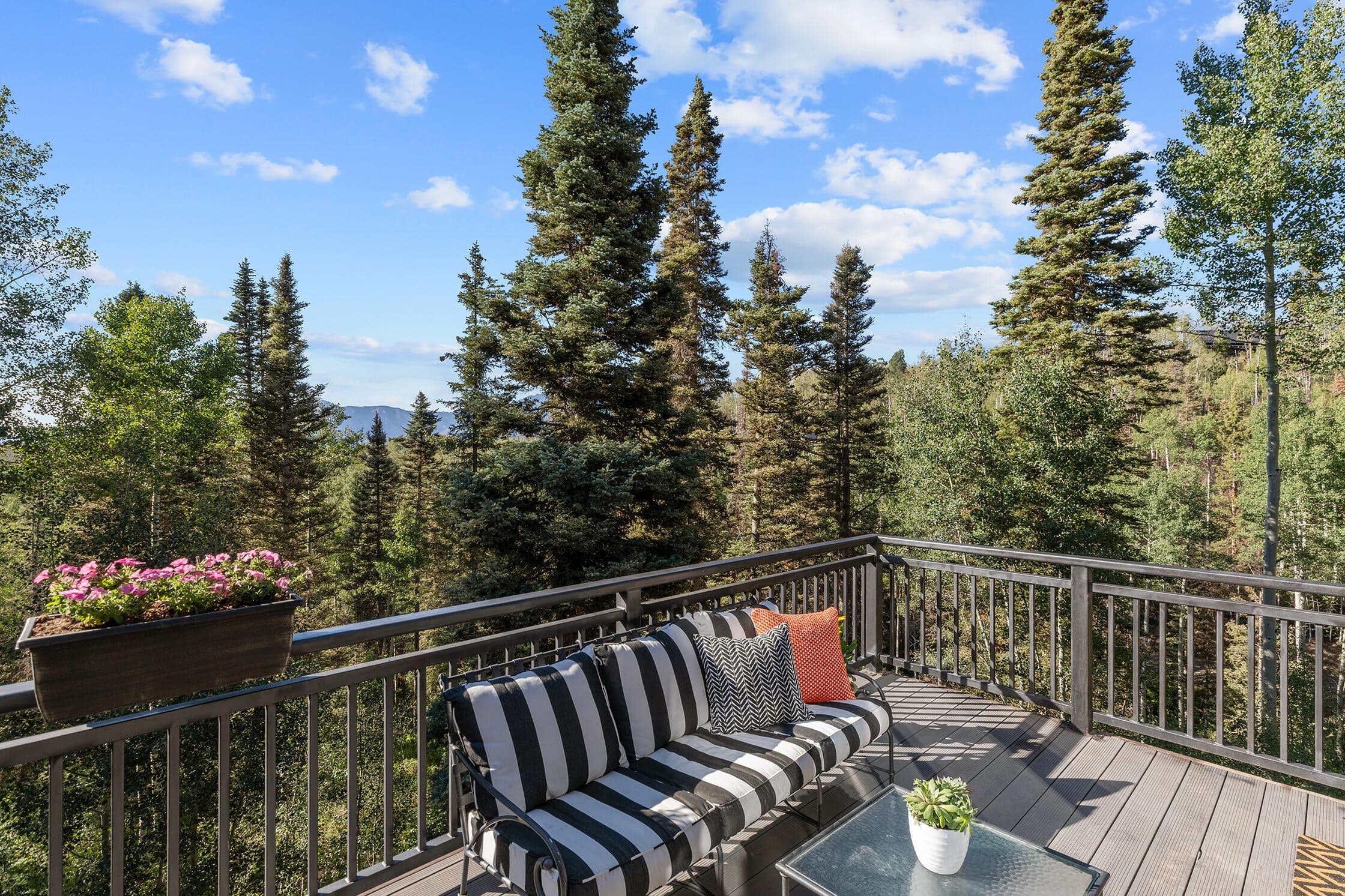 815 Saddle Horn Lane - Thumbnail 7