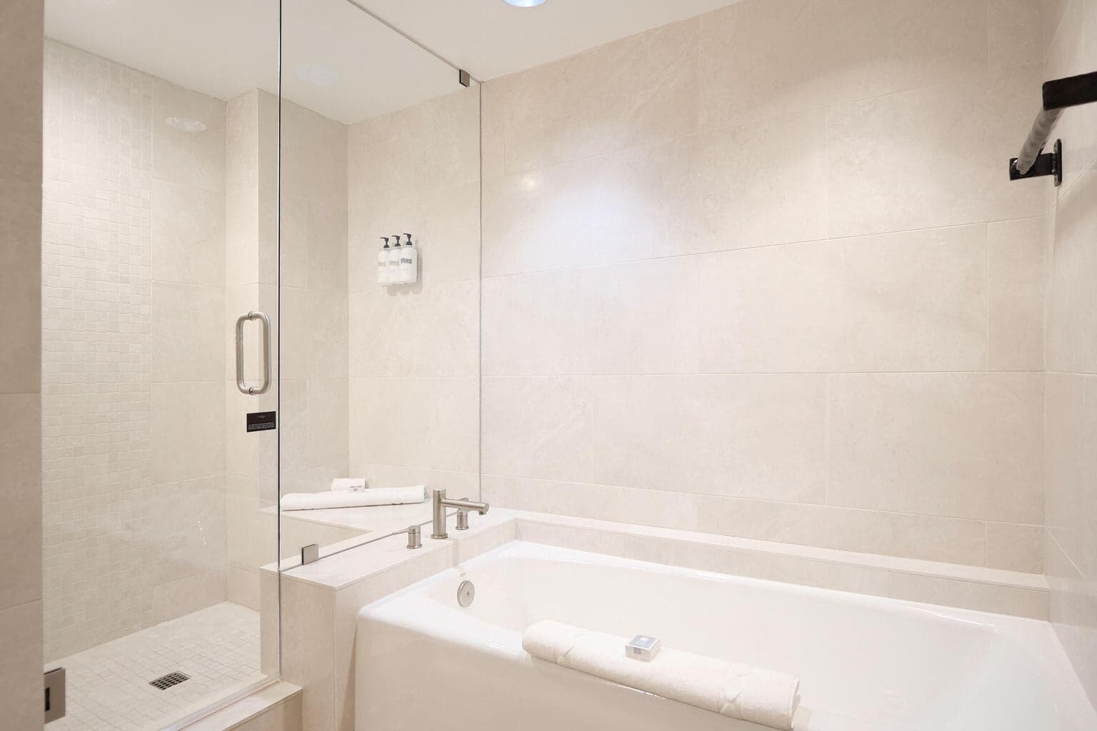 136 Country Club Drive 635 & 637 - Thumbnail 9