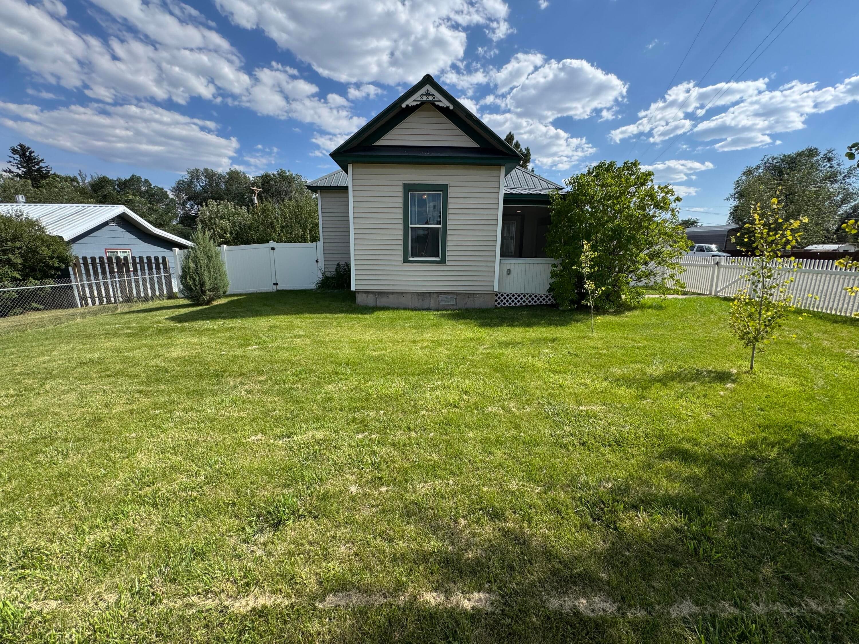 1310 Summit Street - Thumbnail 2