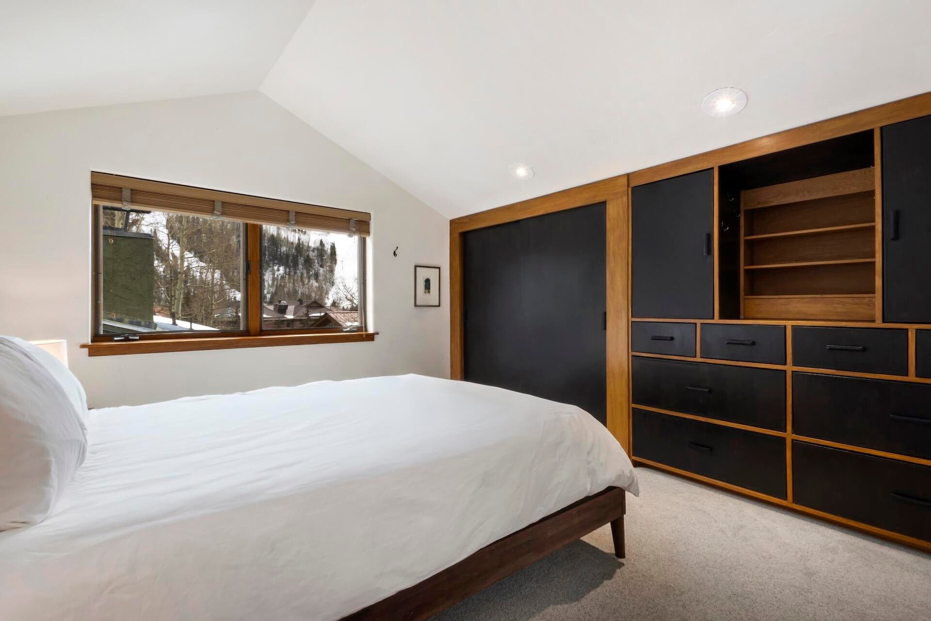 619 W Columbia Avenue 304D - Thumbnail 8