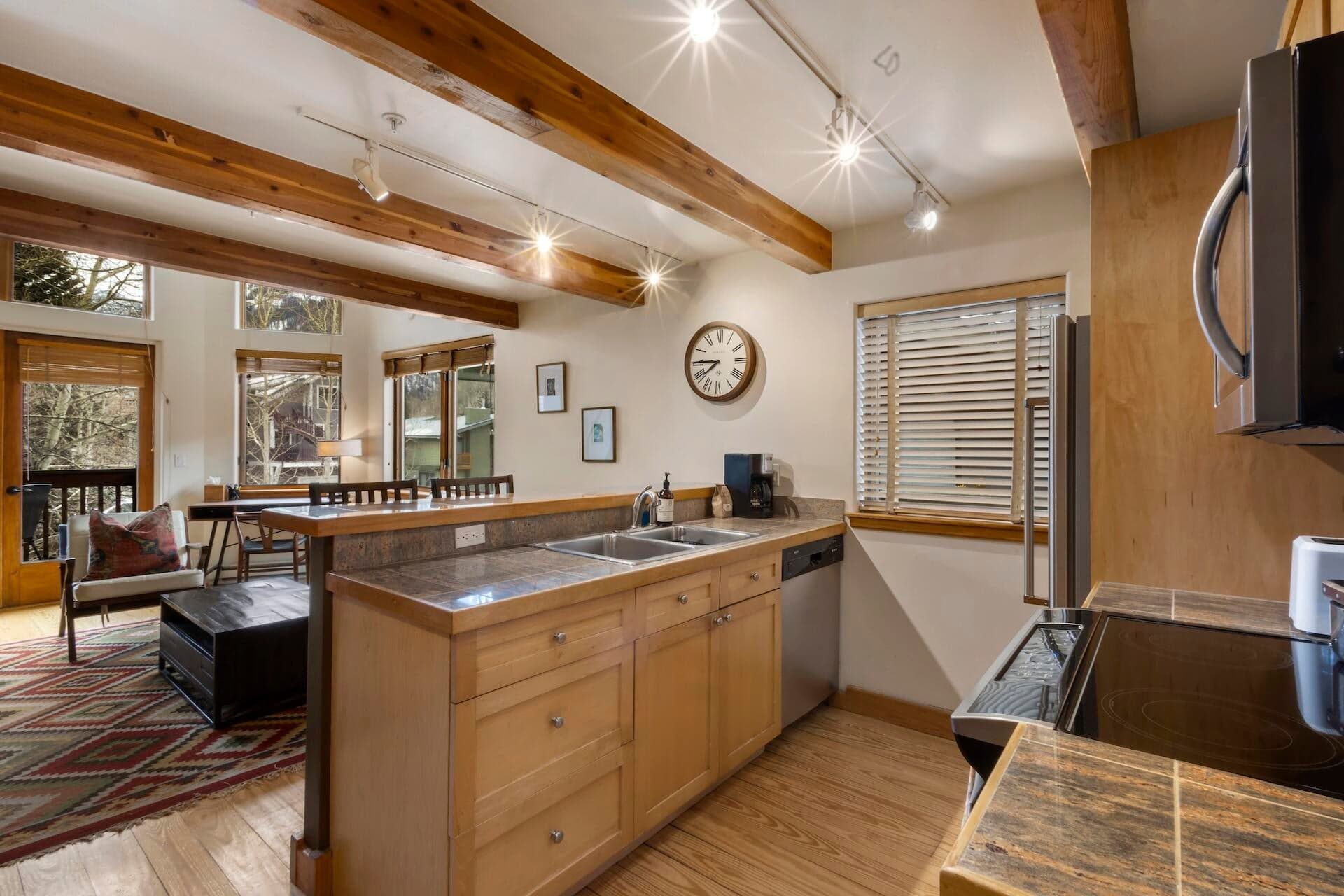 619 W Columbia Avenue 304D - Thumbnail 6