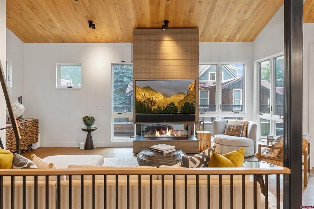 215 W San Juan Avenue 102 - Thumbnail 13