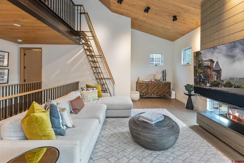 215 W San Juan Avenue 102 - Thumbnail 12