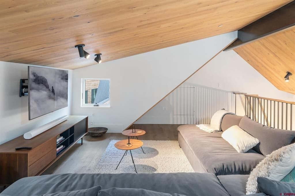 215 W San Juan Avenue 102 - Thumbnail 20
