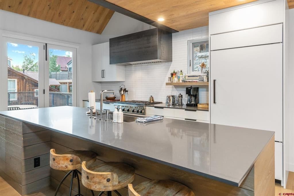 215 W San Juan Avenue 102 - Thumbnail 8