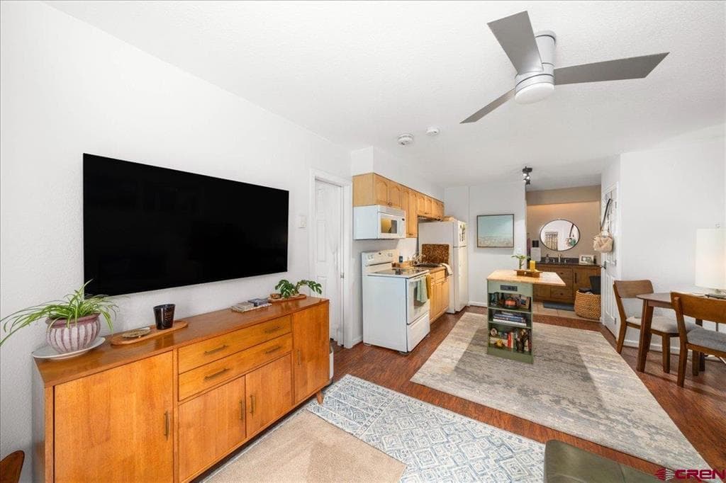 651 W Pacific Avenue 102A - Photo 1