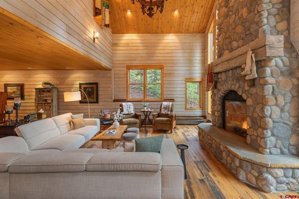 800 Fox Farm Road - Thumbnail 3