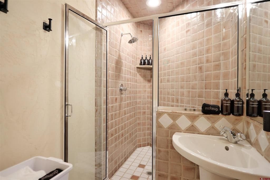 130 Russell Drive - Thumbnail 17