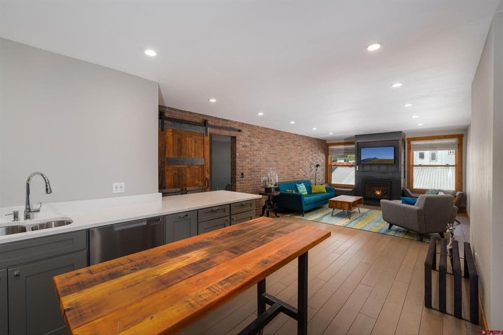 101 E Colorado Avenue 302 - Thumbnail 10