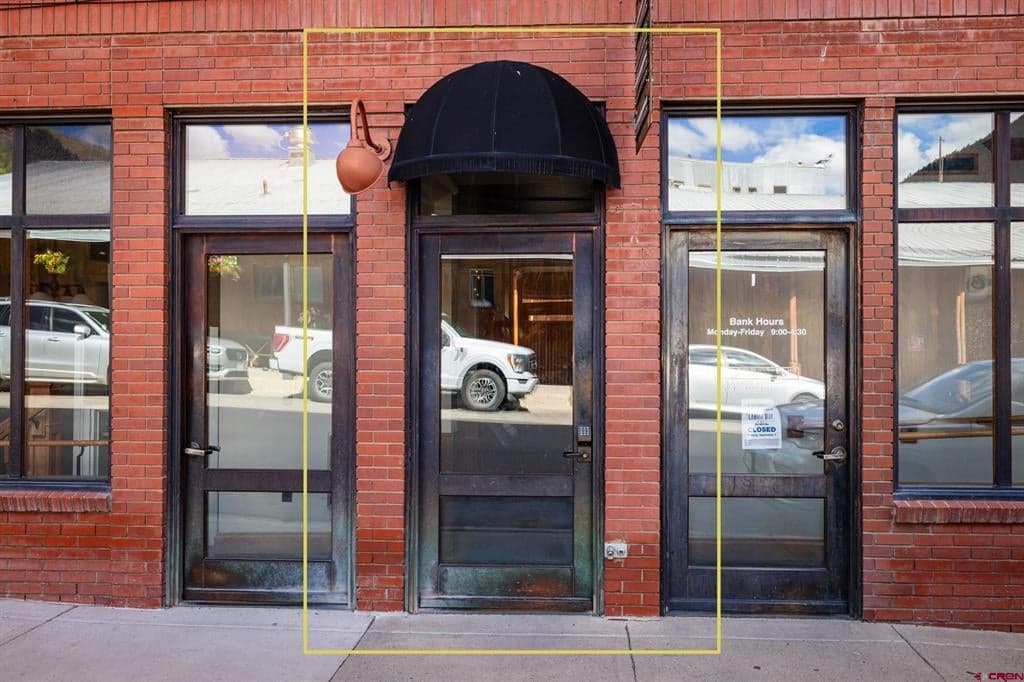 101 E Colorado Avenue 302 - Thumbnail 3