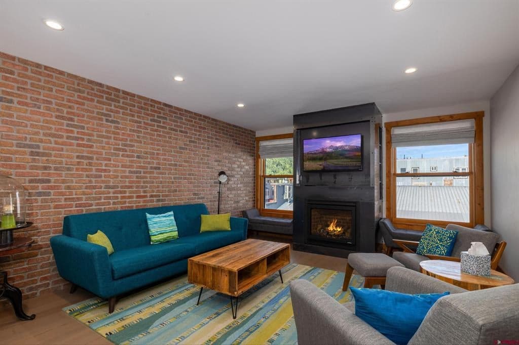 101 E Colorado Avenue 302 - Thumbnail 6