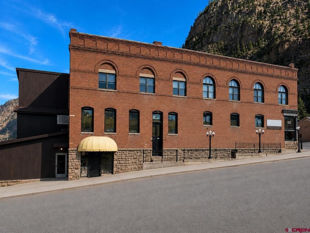 242 7th Avenue Unit 1S