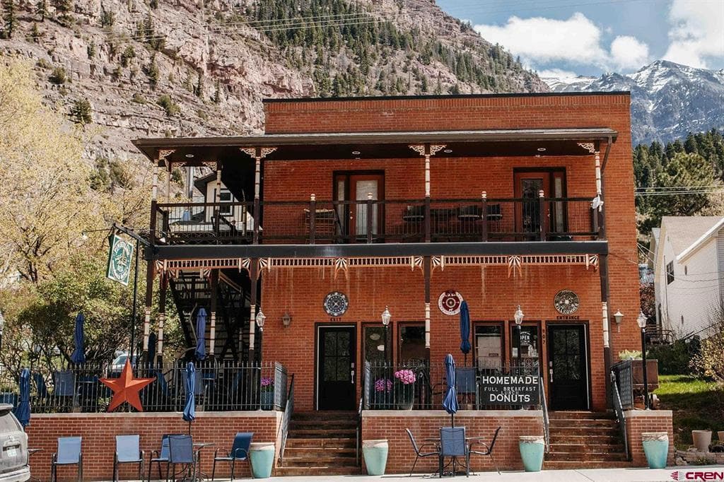 807 Main Street 3