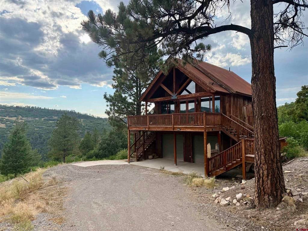 1685 Green Meadows Lane