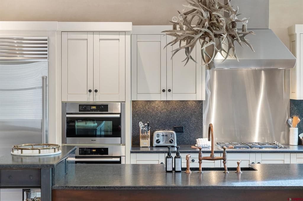 398 S Davis Street SW 201 - Thumbnail 5