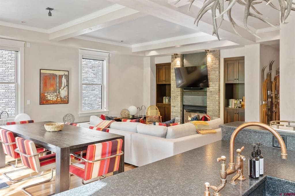 398 S Davis Street SW 201 - Thumbnail 8