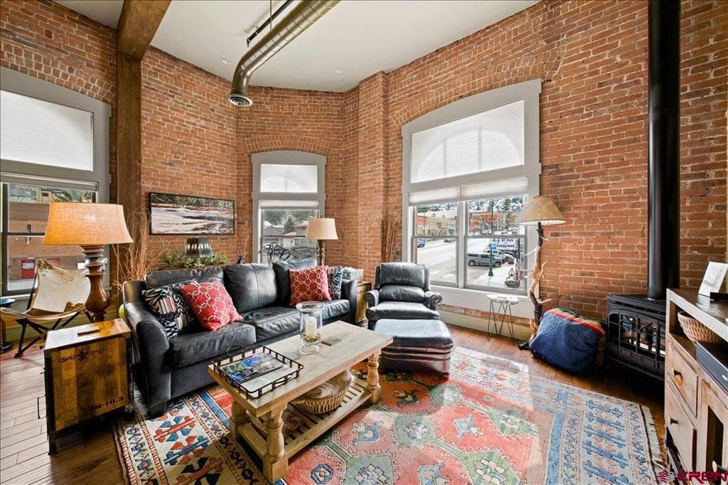 708 Main Street 2