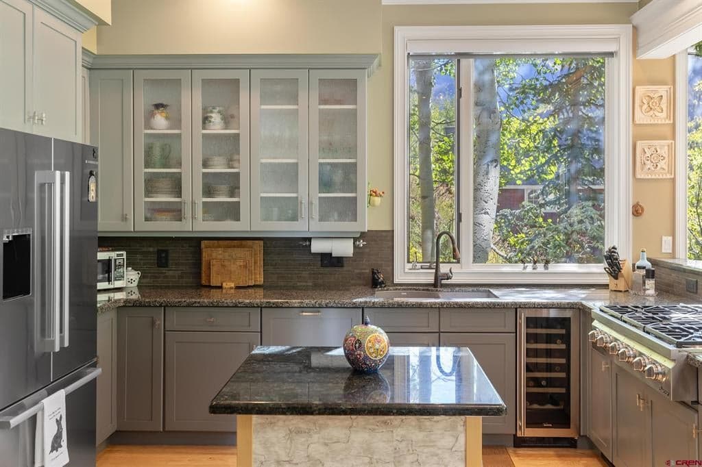 721 E Columbia - Thumbnail 10