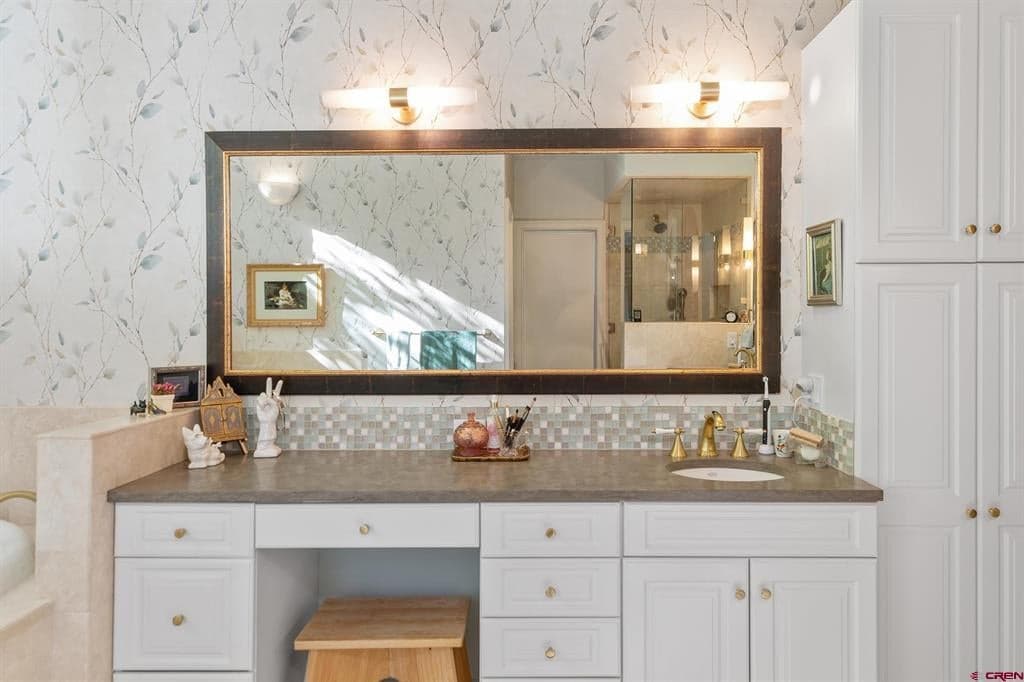 721 E Columbia - Thumbnail 16