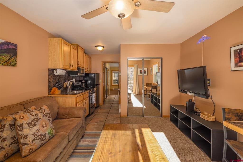 651 W Pacific Avenue - Thumbnail 4