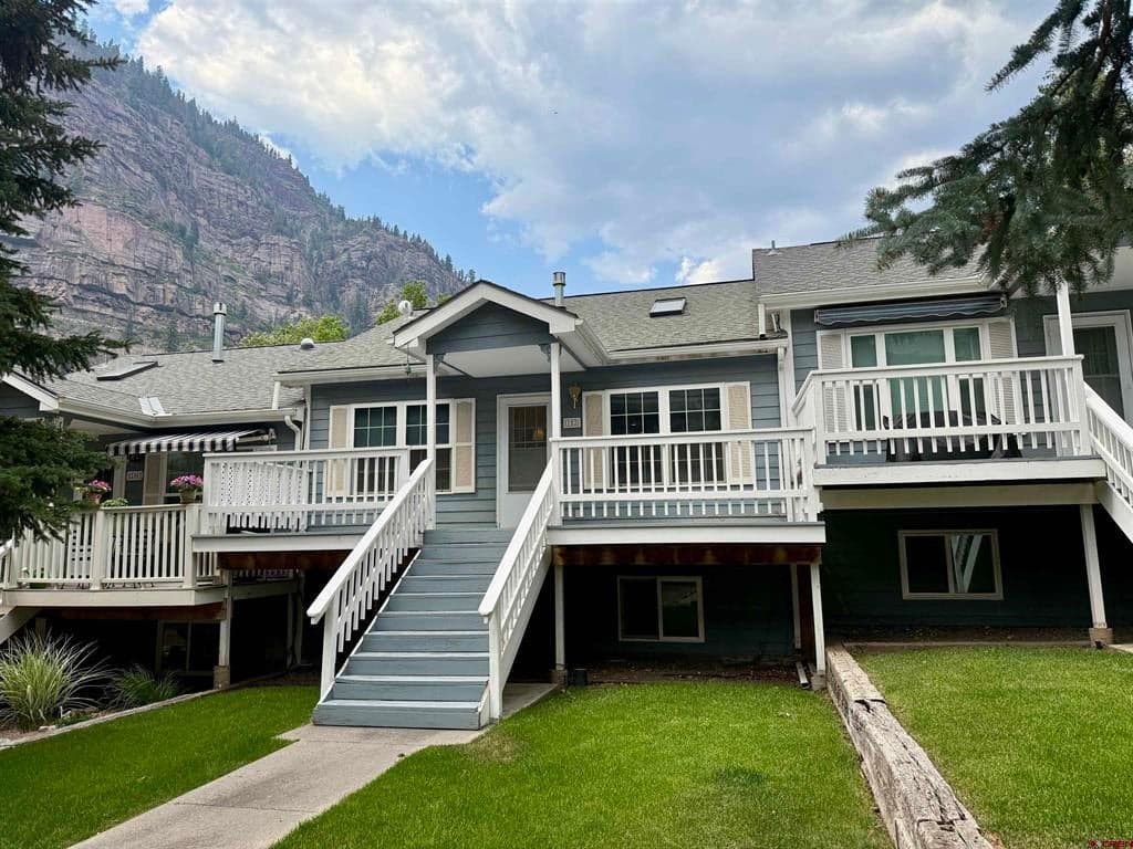 102 Spruce Court