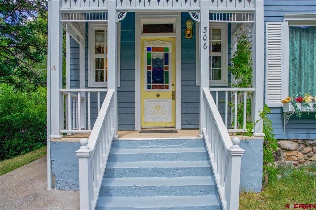 306 Oak Street