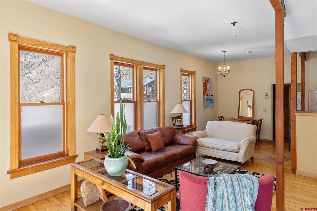 35 Porphyry Street - Thumbnail 2
