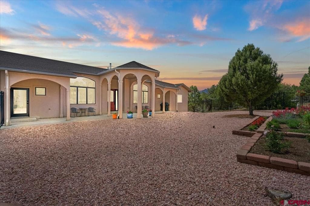 555 Waterview Lane